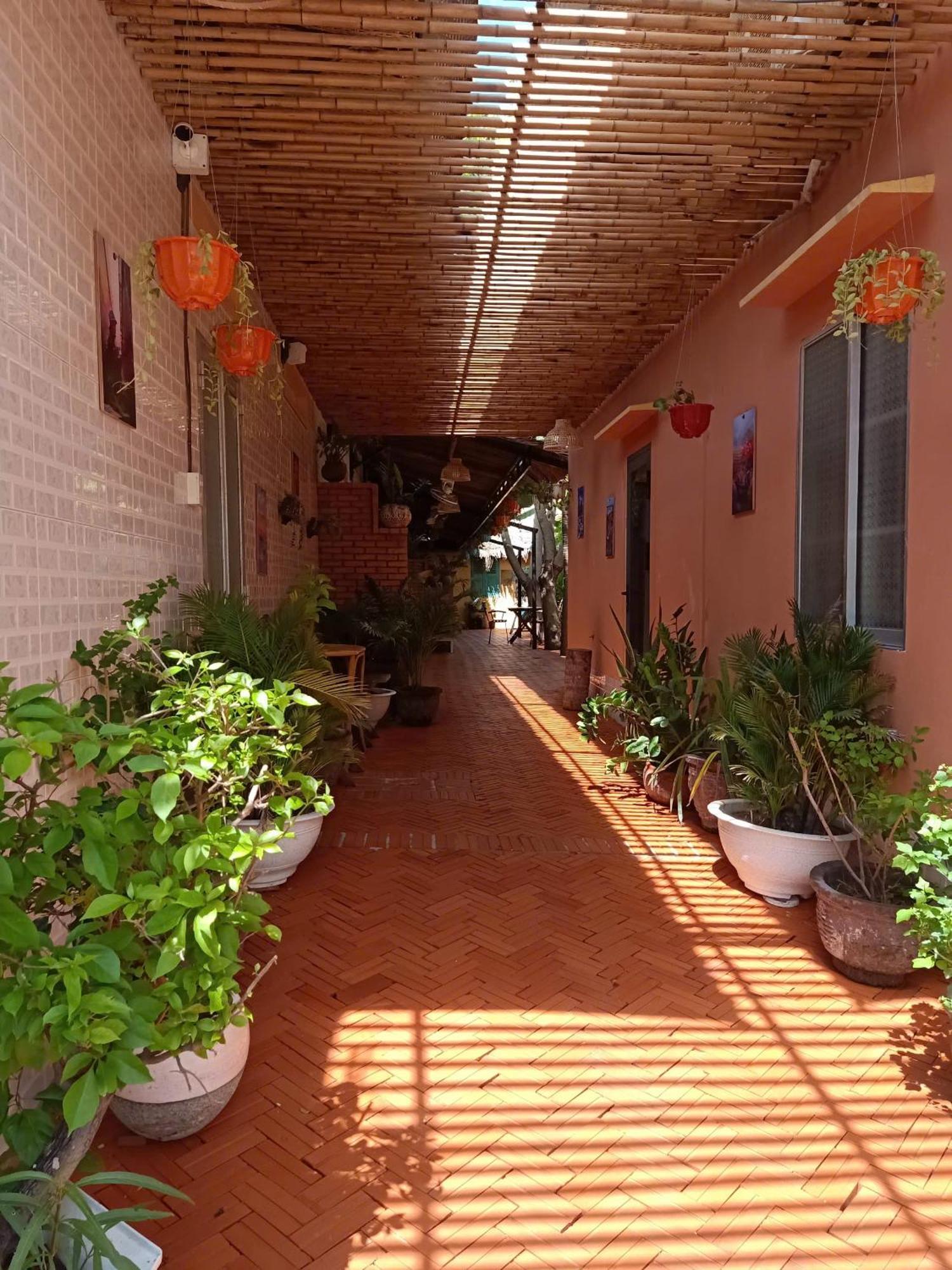 Mi Nhon Em Hotel Muine Mui Ne Exterior photo